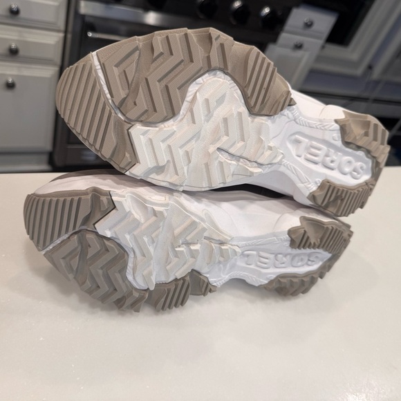 SOREL Women's Gray Kinetic Breakthru Caribou Sneaker Boot Size US 10  EU 41 NEW - Picture 9 of 11